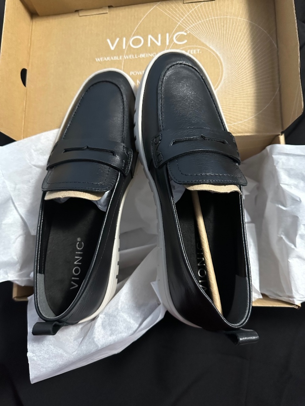 VIONIC Uptown Black Leather Loafers 8.5 M NWT